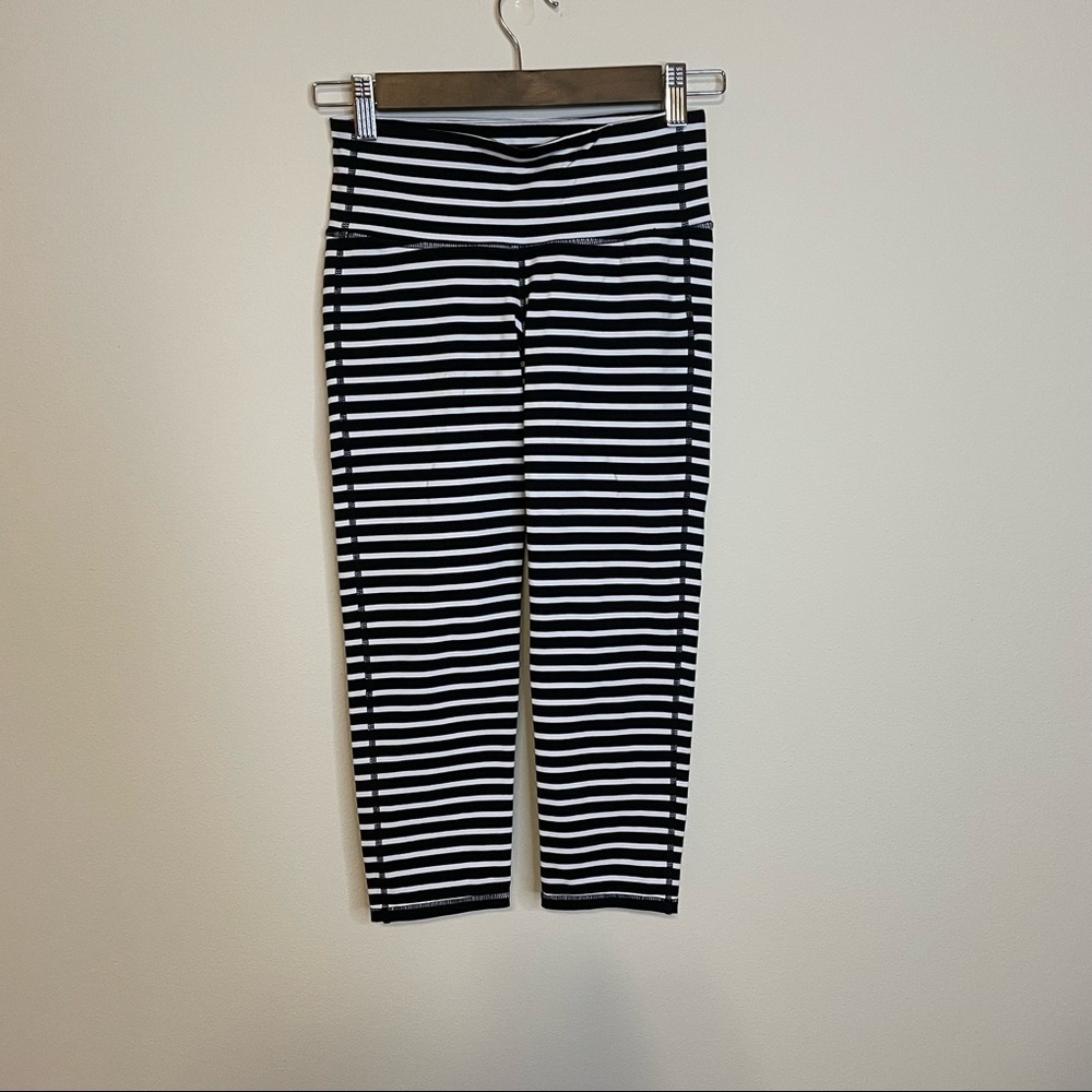 Athleta Striped Cropped Leggings size xs